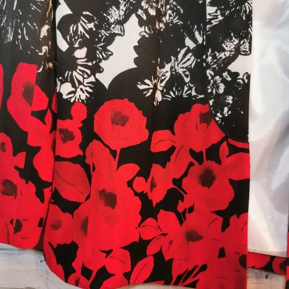 Sisley red, black and white floral crepe jacket, size 4 NWT - Picture 3 of 7